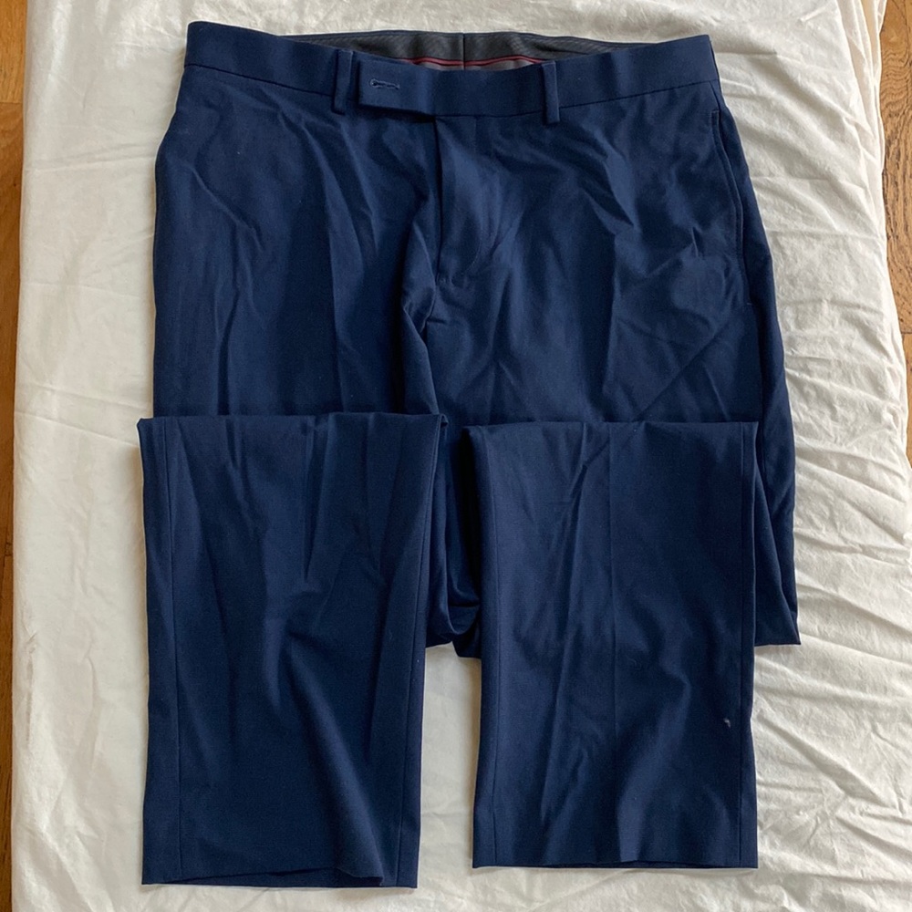 Van Heusen Men’s Navy Blue Slim Fit Flex Dress Pants 34 W x 30 L